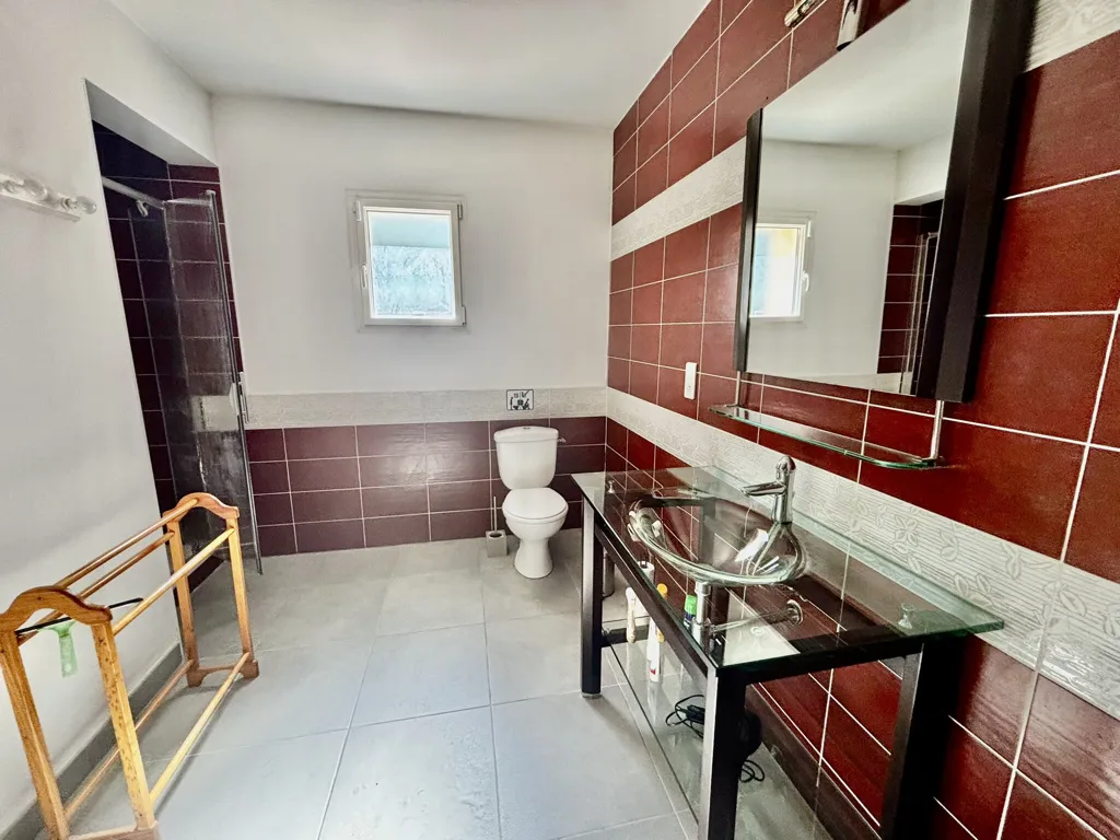 Salles de bain - Villa Luxueuse avec Piscine à Malaucène