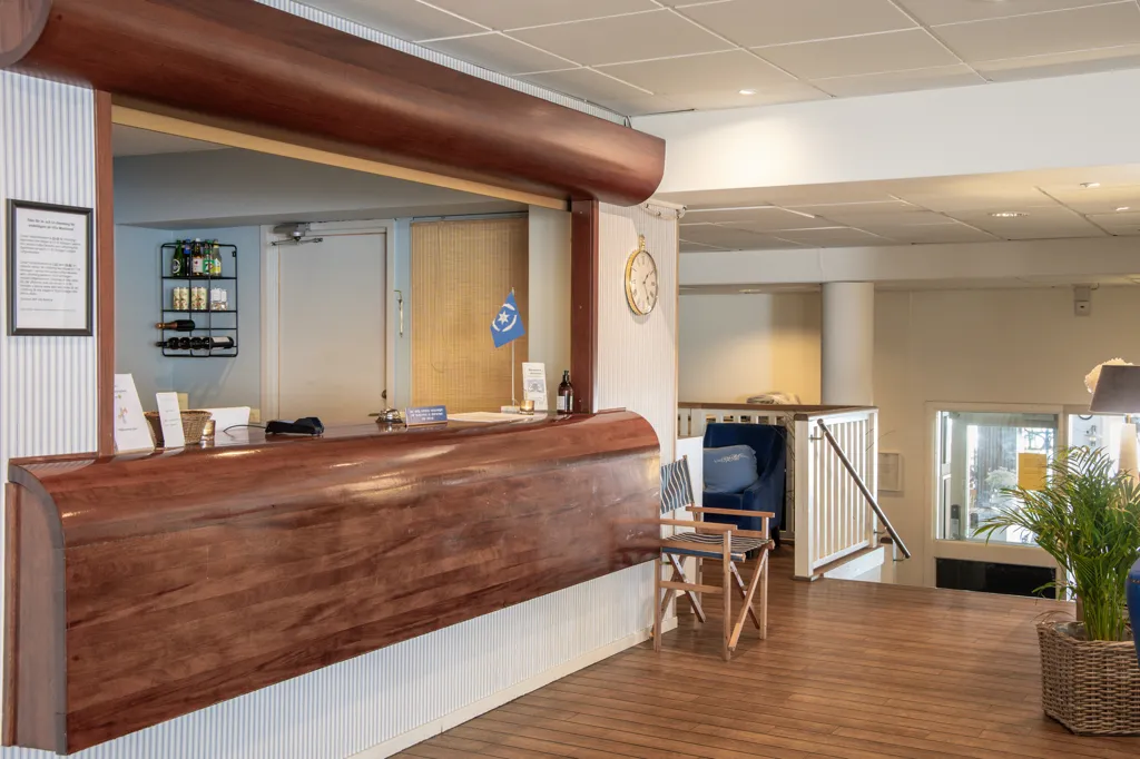 Esik - Maritime Villa with Pool and Sea View in Marstrand