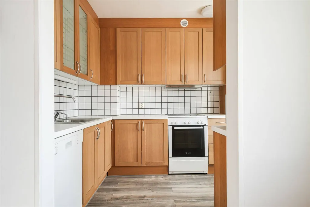 Cuisine - Three-bedroom Apartment with South-facing Balcony in Fredriksdal
