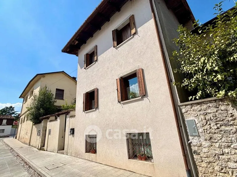 Välivaade - Terraced House with Private Courtyard in Spilimbergo Centre
