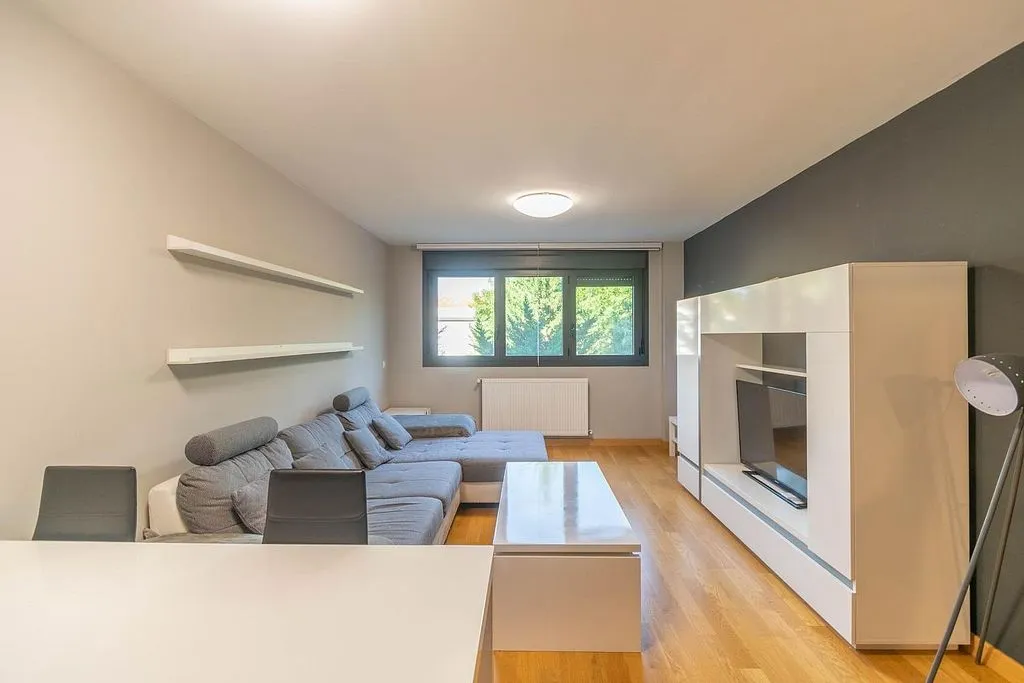 Elutuba - Apartment with Garage in Mutilva