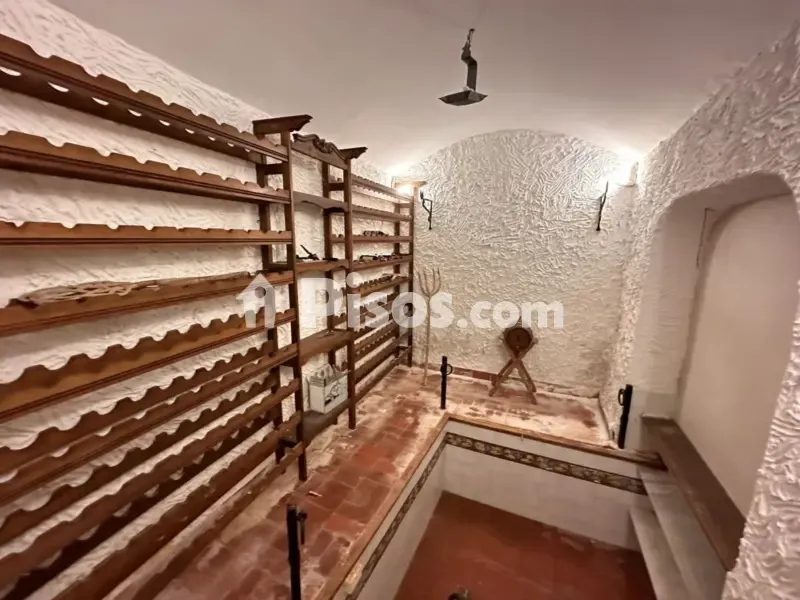 Pièces - Historic Finca with Vineyards in Requena
