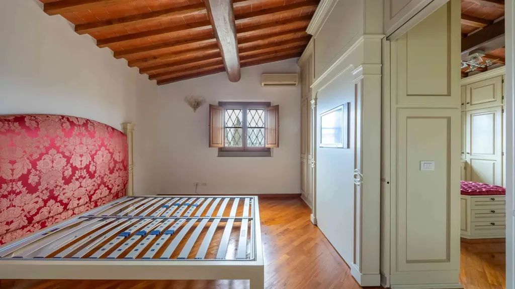 Bedrooms - Rustic Complex with Garden in Montespertoli