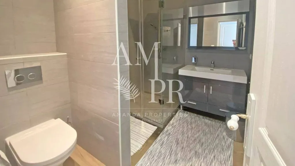 Bathrooms - Luxury Villa with Sea View in Cannes