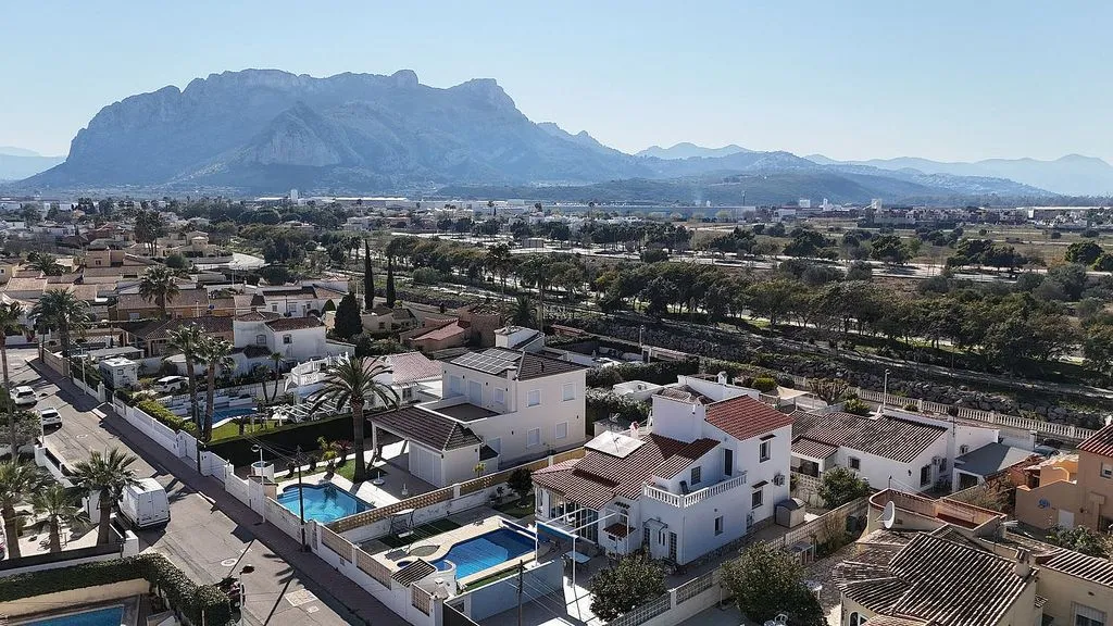 Extérieur - Chalet with Pool and Terrace in Els Poblets