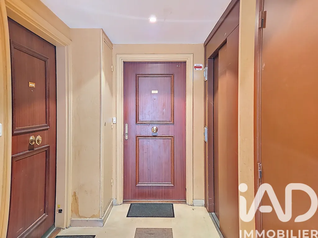 hallway_entrance