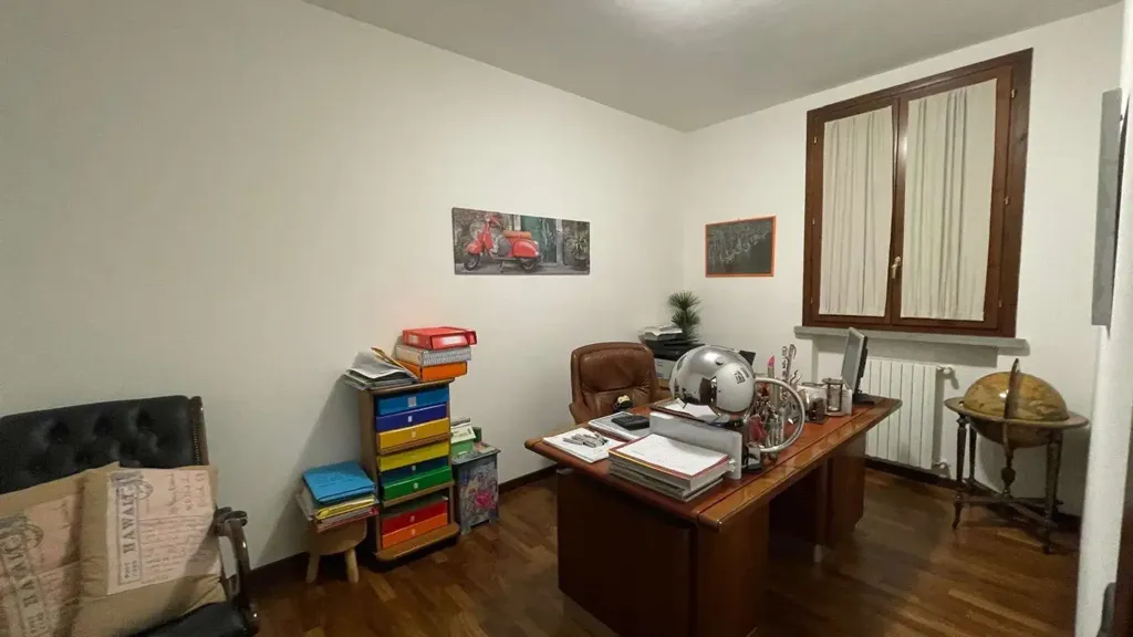 Bureau - Villa with Private Garden in Prignano Sulla Secchia