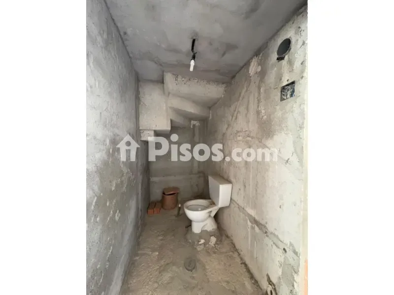 Vannitoad - Versatile Bodega with Street Access in Aranzueque