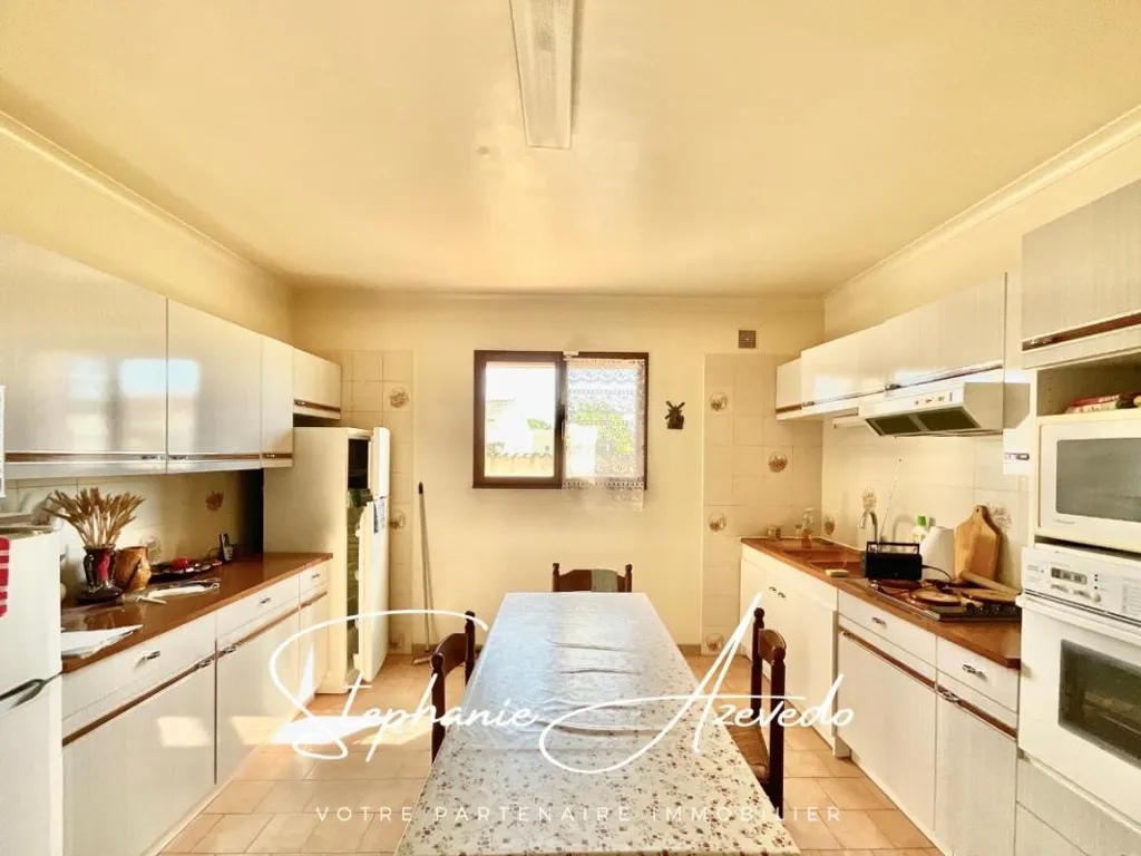 Cucina - Traditional House with Garden in Vauvert