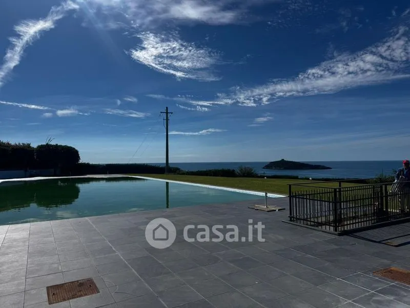 Piscine - Villa with Sea View and Pool in Diamante