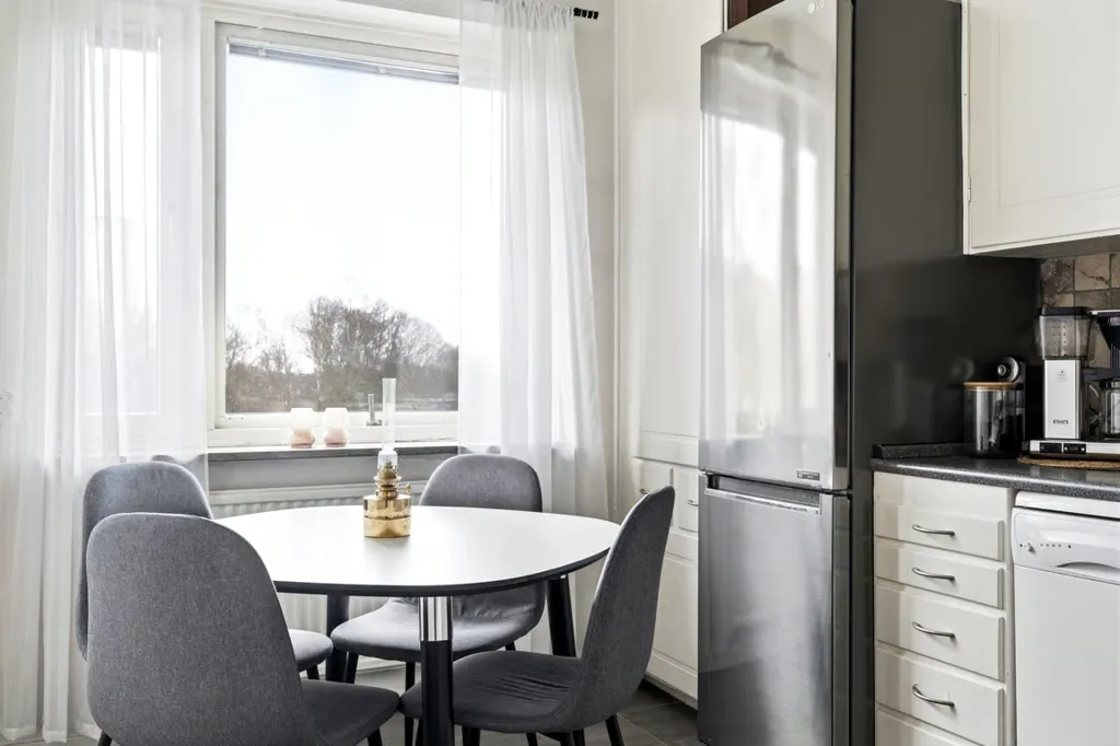 Salle à manger - Spacious Two-Bedroom with Balcony in Göteborg