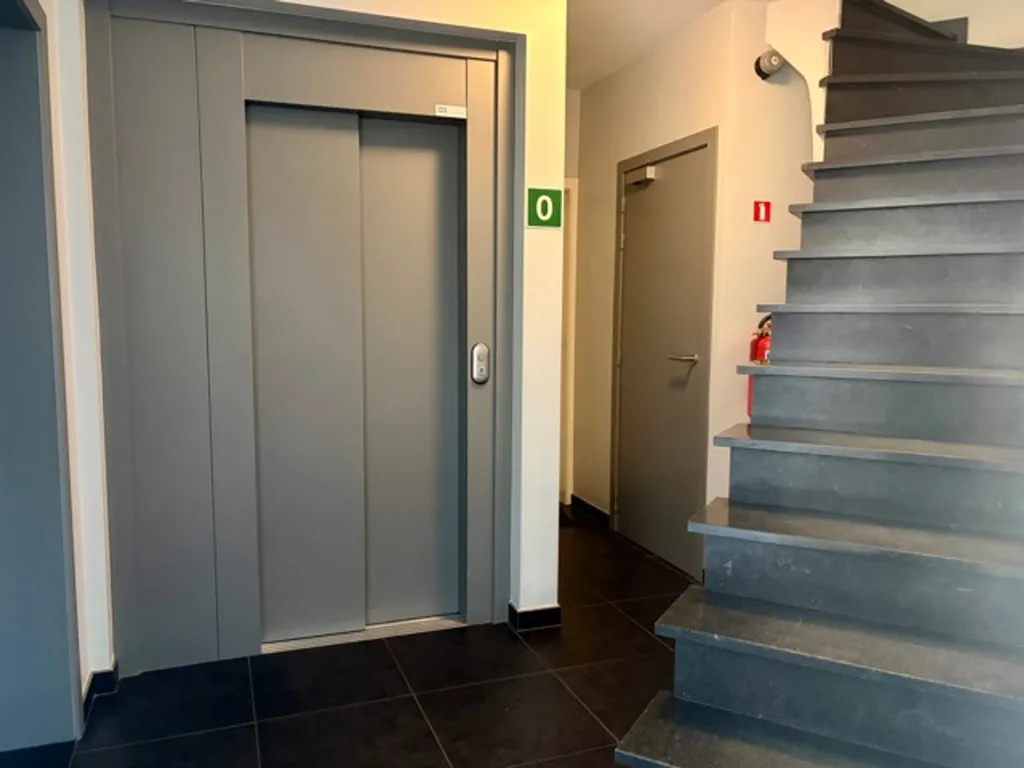 hallway_entrance