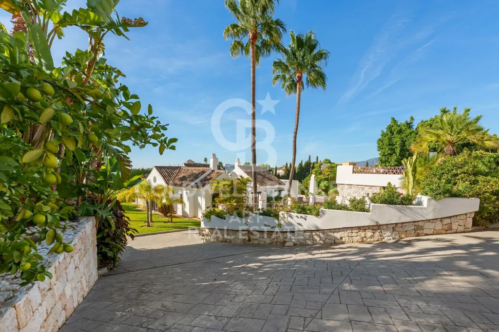 Välivaade - Contemporary Mediterranean Villa with Panoramic Views in Benahavís