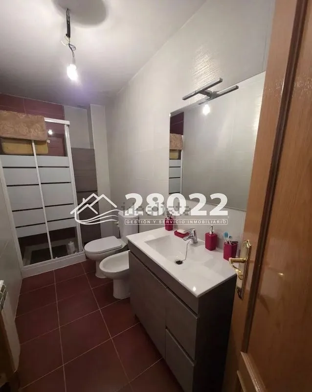 Bathrooms - 1-Bedroom Apartment with Pool in Torrijos