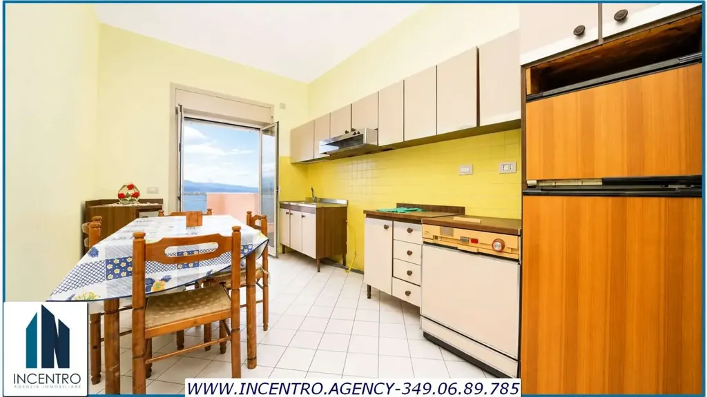 Cuisine - Apartment with Panoramic View in Messina