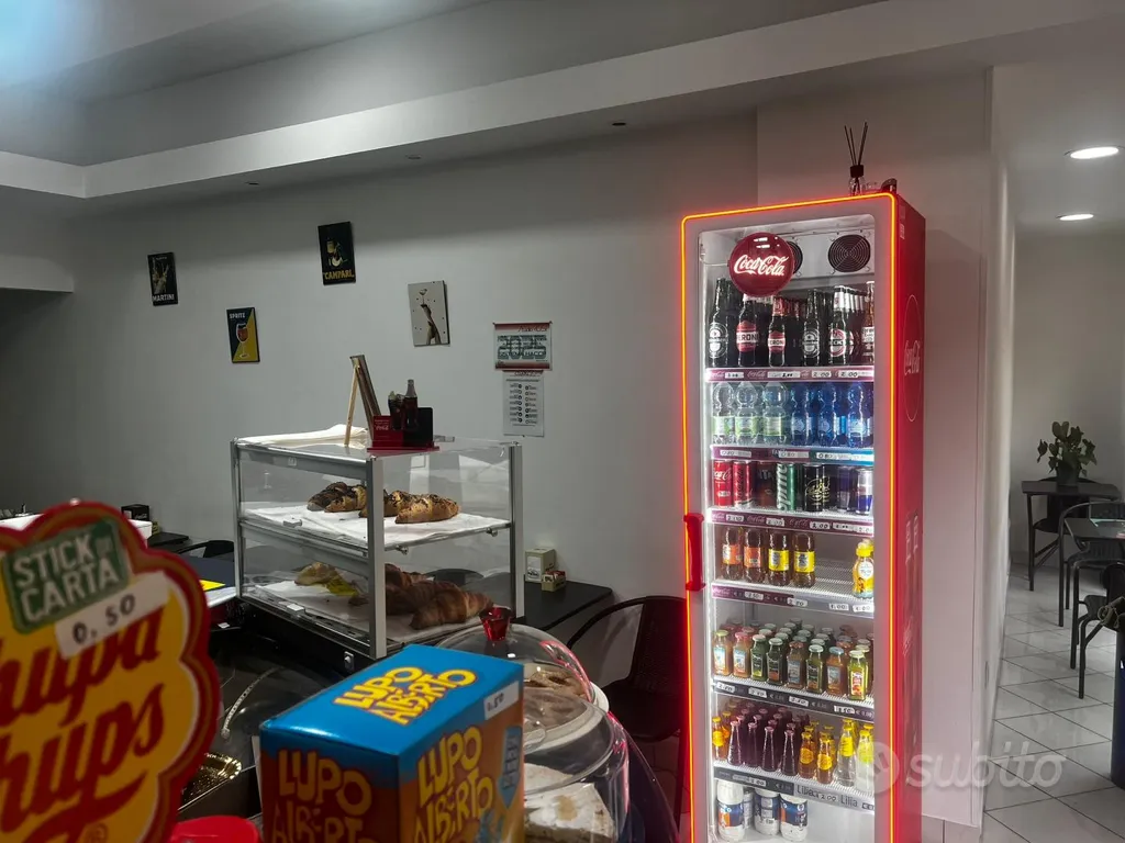 Pièces - Bar Cafeteria with Private Parking in Rome