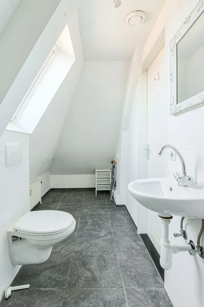 Salles de bain - Compact Apartment with Terrace in Breda