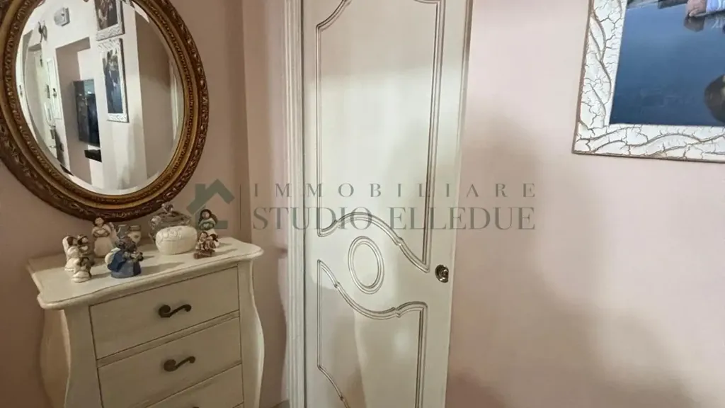 Pièces - Two-Bedroom Apartment with Balcony in Bari