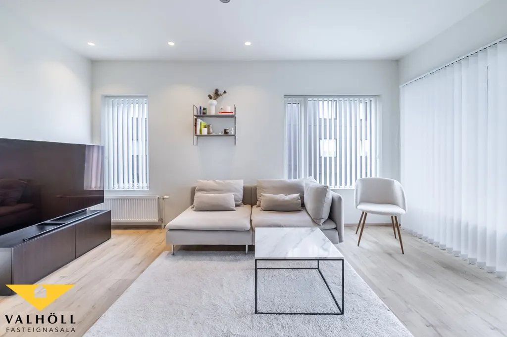 Elutuba - Modern Apartment with Balcony in Reykjavik