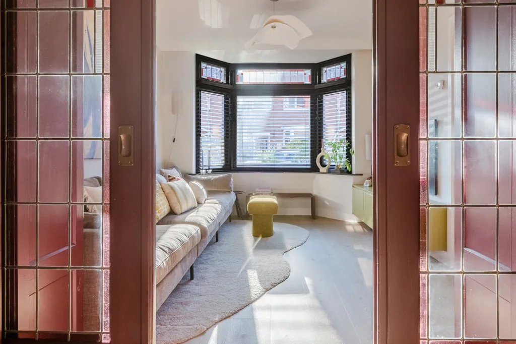 Esik - 1930s Semi-detached House with Garden in Haarlem