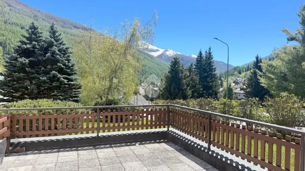 Rõdu - 2-Bedroom Apartment with Private Terrace in Pragelato
