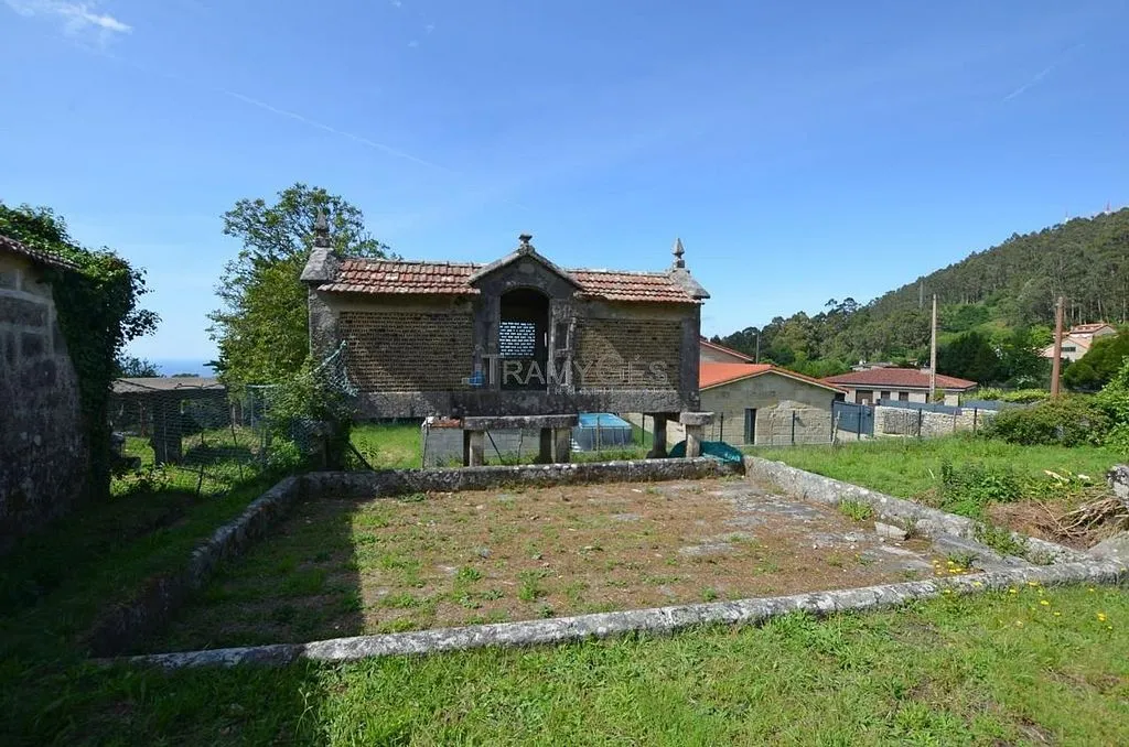Välivaade - Stone Cottage for Renovation in Gondomar