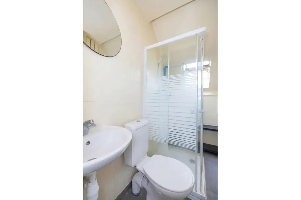 Vannitoad - 5-Bedroom Maison with Terrace in Uccle