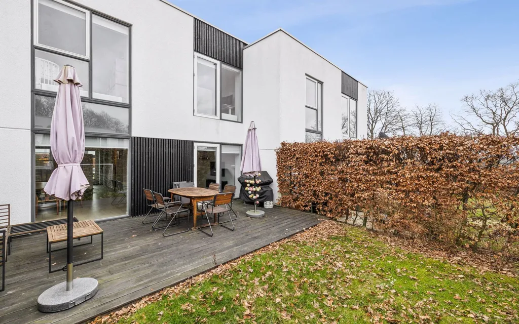 Jardin - Contemporary Terraced House in Skanderborg