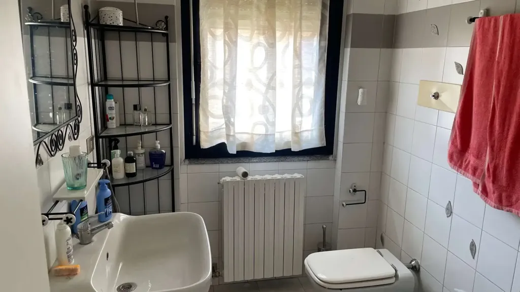 Vannitoad - Modern 2-Bedroom Apartment with Balcony in Milan