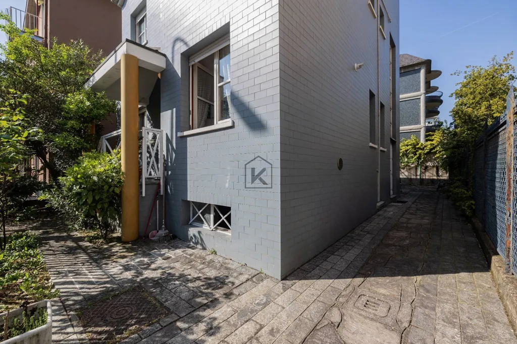 Exterior - Luxury Villa with Private Garden in Milan