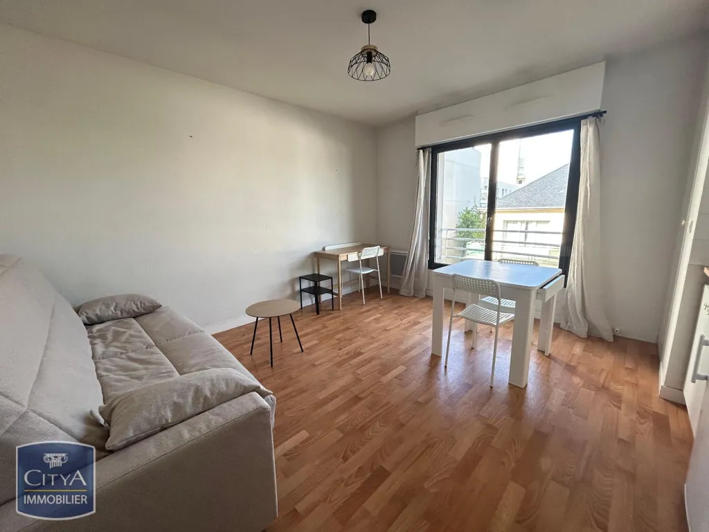 Séjour - Appartement Meublé T1 avec Ascenseur à Laval