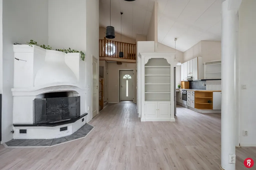 Elutuba - Architect-Designed Home with Sauna in Sykärä