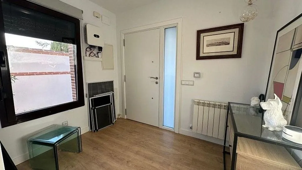Esik - Independent House with Pool and Terrace in Layos