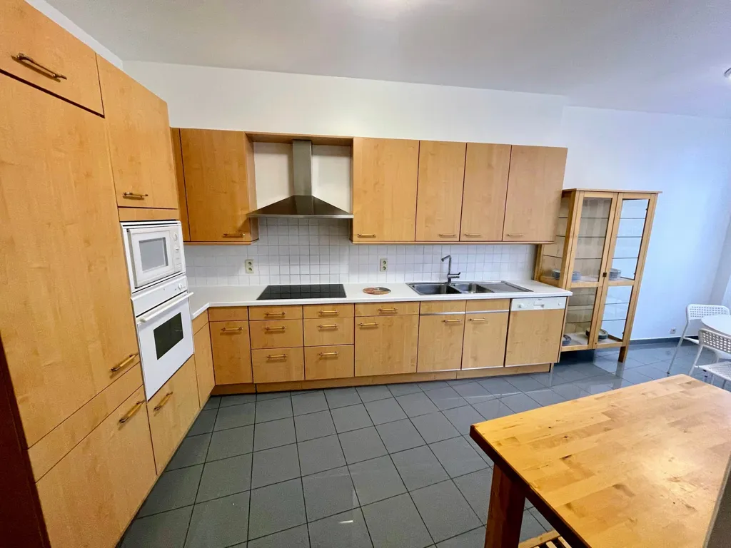 Cuisine - Appartement Élégant avec Terrasse dans le Quartier des Ambassades
