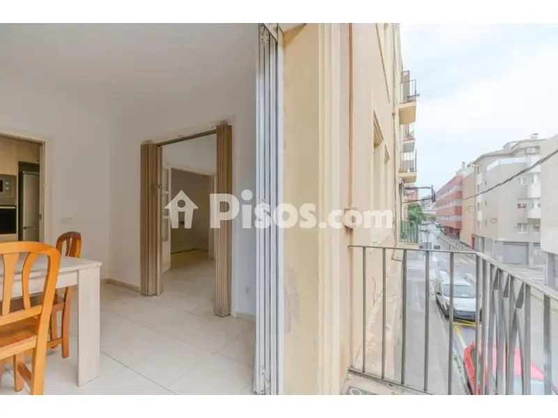 Söögituba - Spacious Apartment with Modern Kitchen in Girona