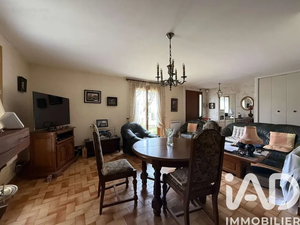 Salle à manger - Maison de Plain Pied avec Jardin à Condat-sur-Vienne