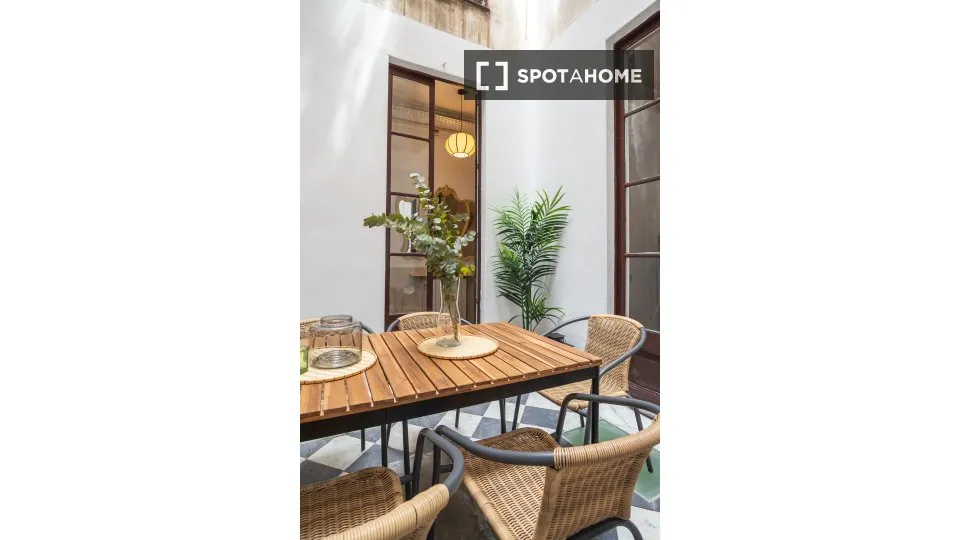 Terrazza - Room in Shared Flat with Balcony in Barcelona
