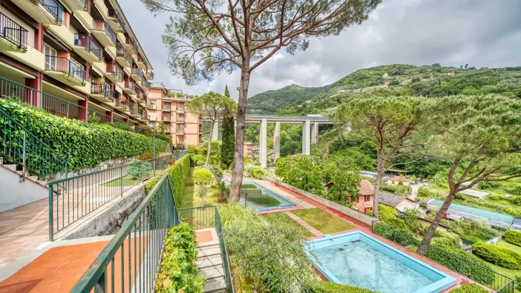 Bassein - Spacious Duplex with Pools in Rapallo
