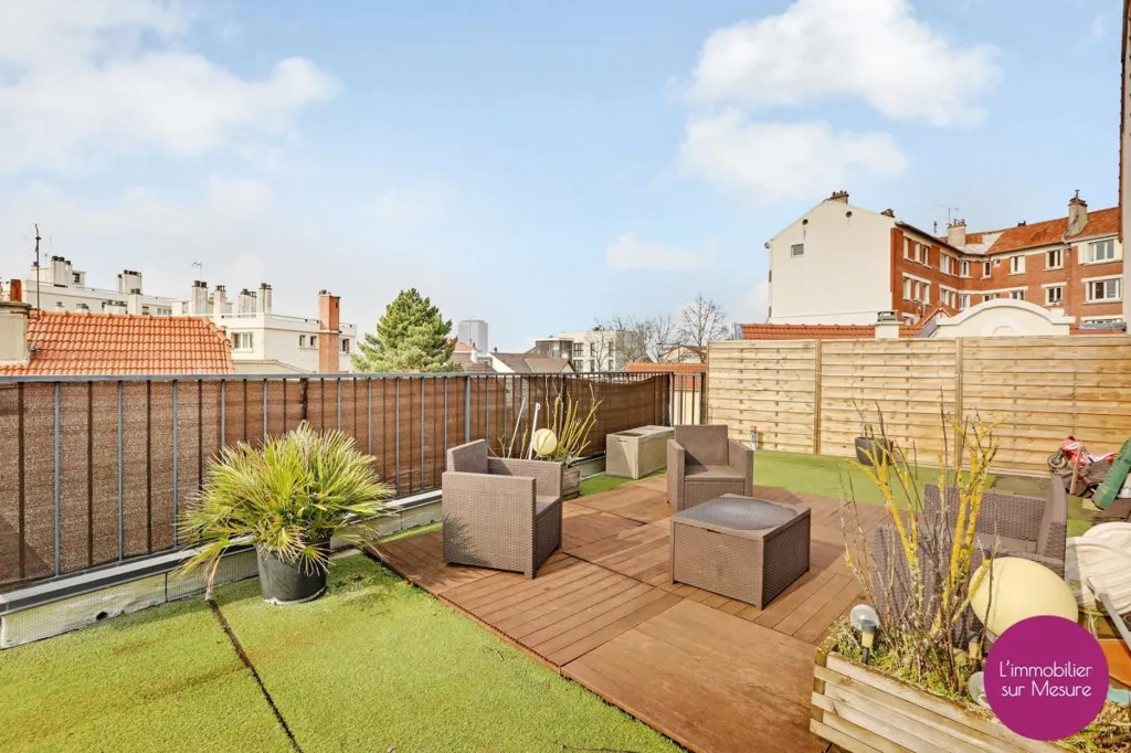 Terrace - House with Rooftop in Fontenay-sous-Bois