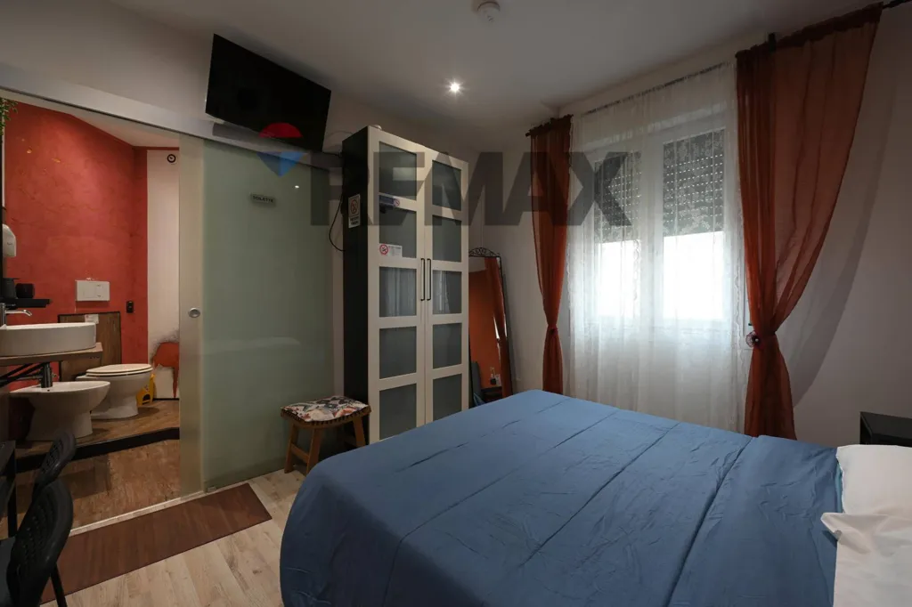 Chambres - Renovated Apartment with Two Balconies in Modena Centre