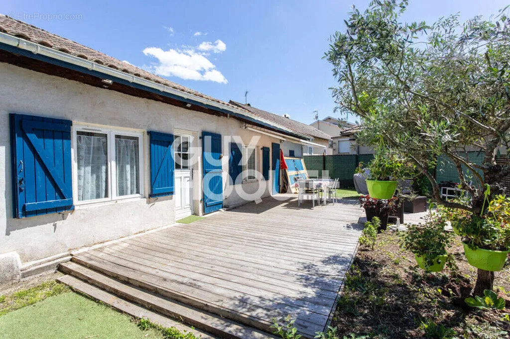 Terrass - Charming Village House with Terraced Garden