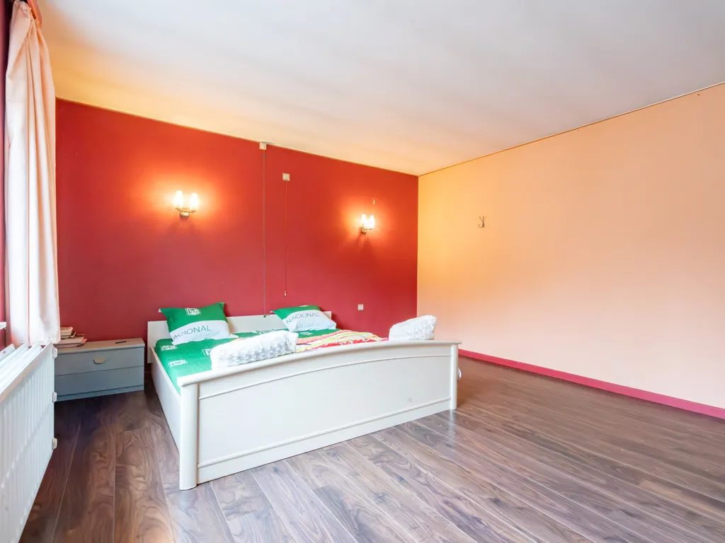 Chambres - Maison Semi-Détachée pour Développement d'Appartements à Lierneux