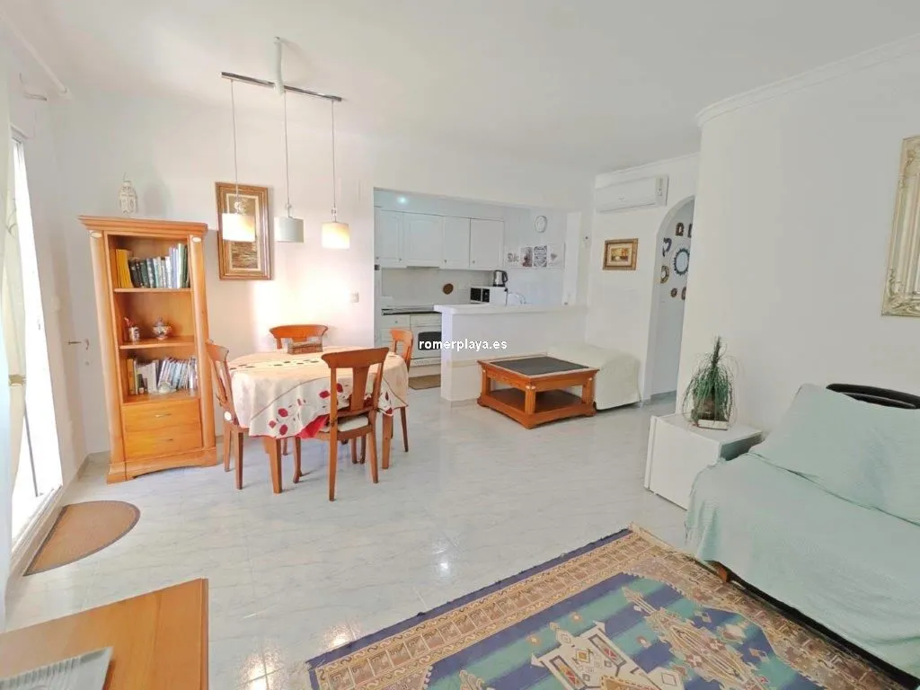 Séjour - Beachfront Apartment with Pool in Dénia