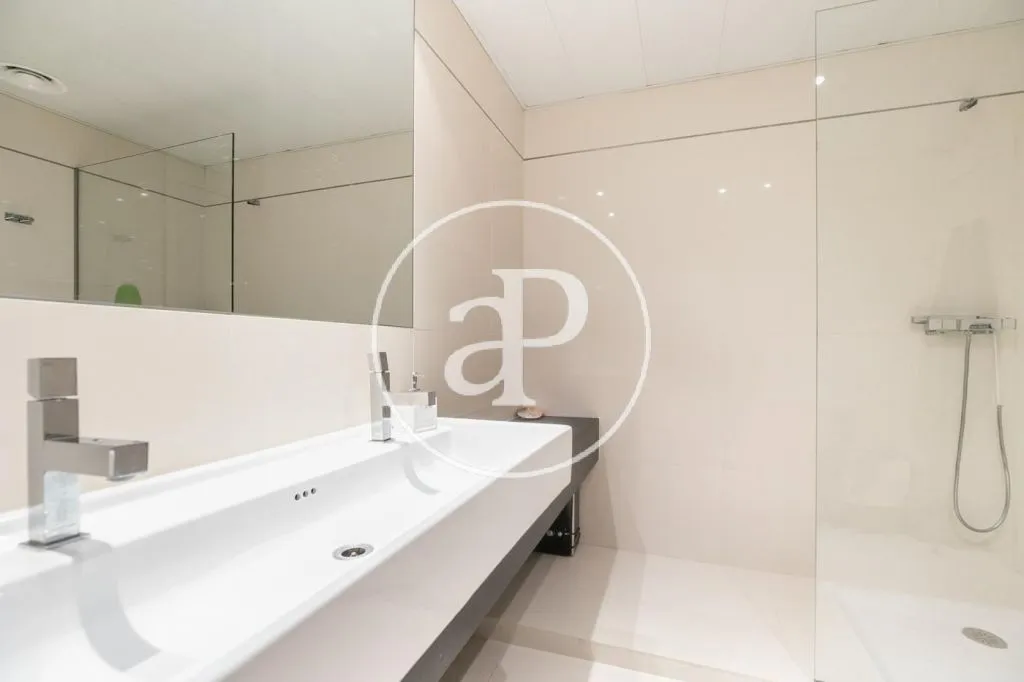 Vannitoad - Luxury Penthouse with Sea Views in Diagonal Mar