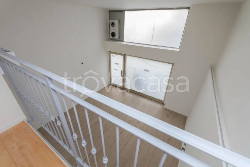 Pièces - Modern Loft with Dual Access in Turin