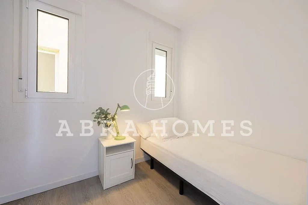 Magamistoad - Ample Light Flat with Balcony in Recoletos
