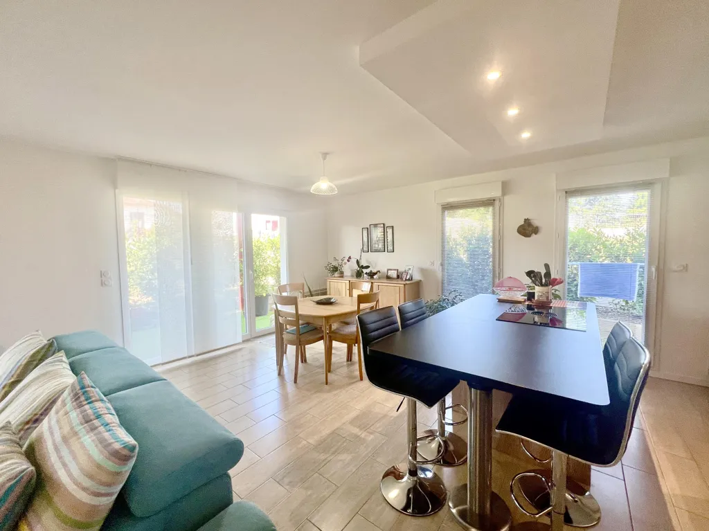 Sala da pranzo - Spacious 3-Piece Apartment with Terrace in Saint-Palais