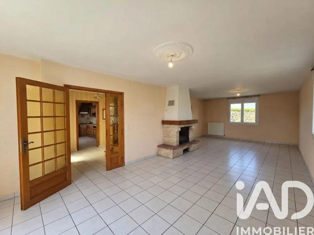 Séjour - Maison Traditionnelle avec Vue Lac à La Ferté-Macé