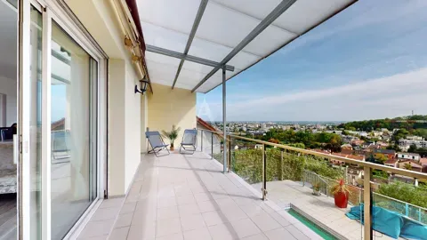 Balcon - Maison avec Piscine et Balcon-terrasse au Plessis-Robinson