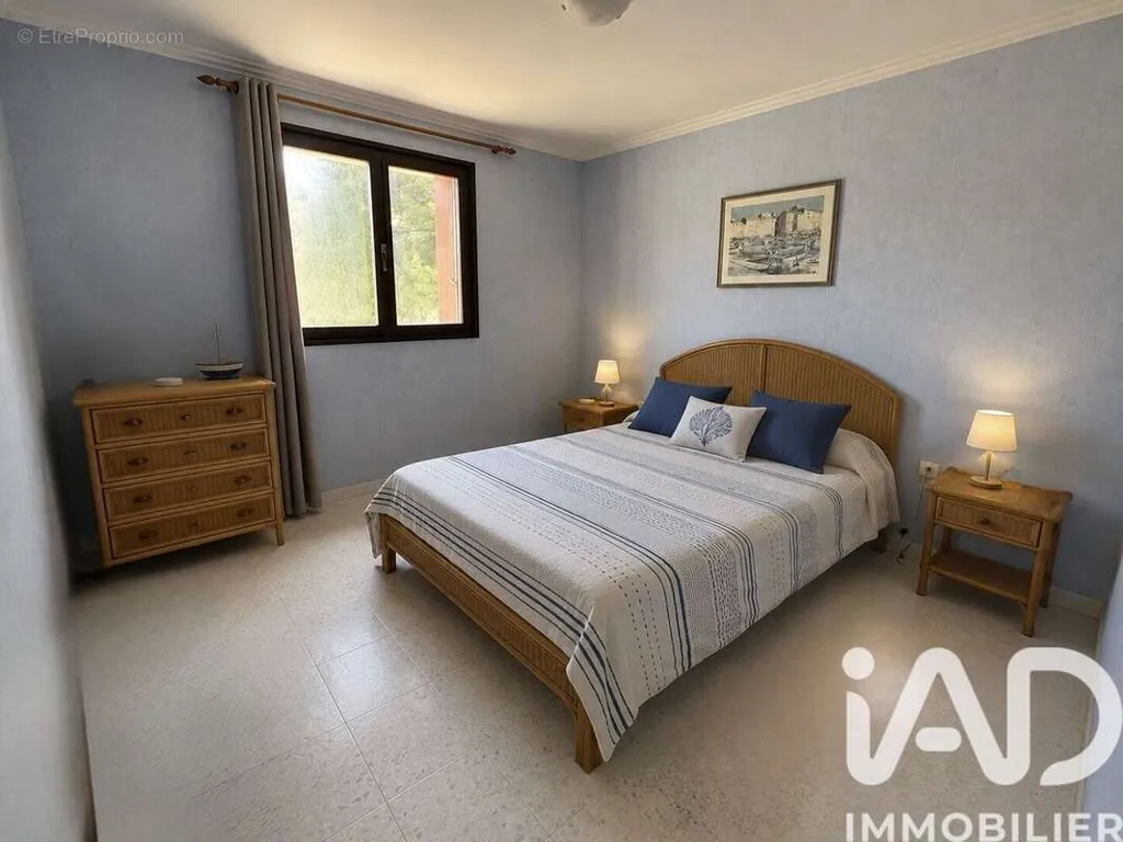 Chambres - Appartement T4 avec Balcon à Saint-Cyr-sur-Mer